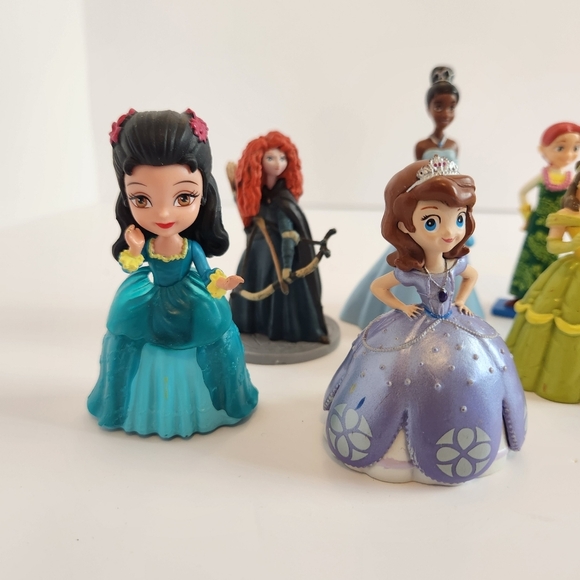 Lot of Disney Princess Figure Figurines Frozen Belle Rapunzel Brave Tiana - Picture 2 of 8